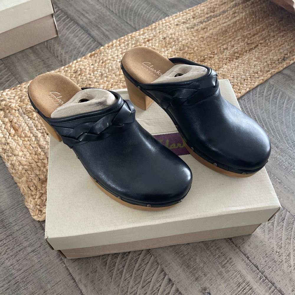 Women’s Clarks Black Size 8 mule / clog. Brand new never worn